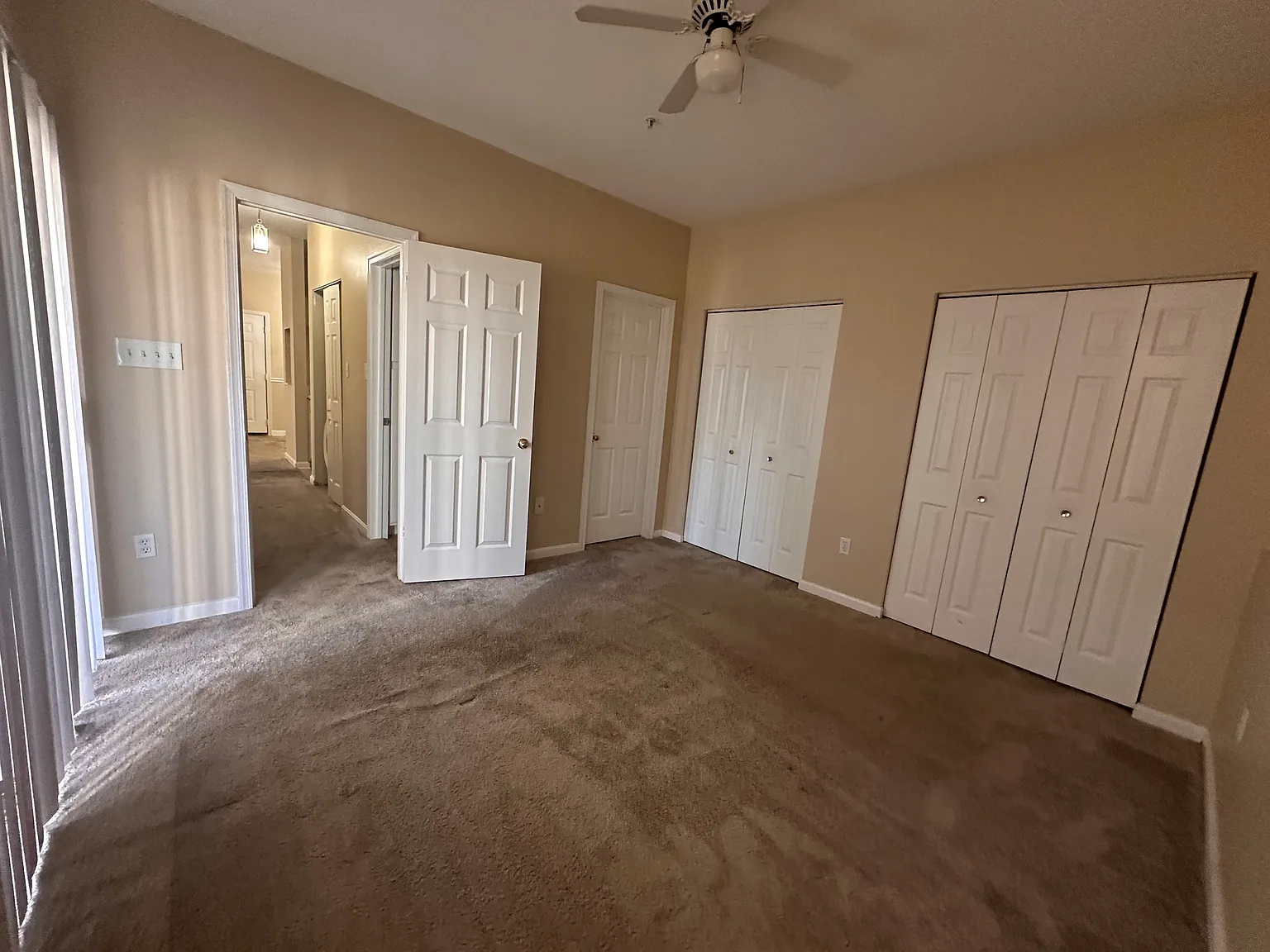 2 bed, 964 sqft, $2,000 — Photo 3