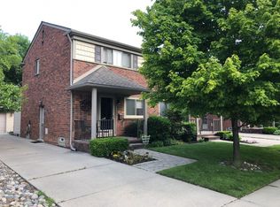 22211 Marter Rd, Saint Clair Shores, MI 48080