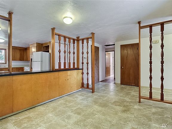 4th image of 1809 Dogwood St SE
