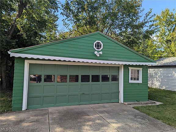 3rd image of 2108 Marlindale Rd