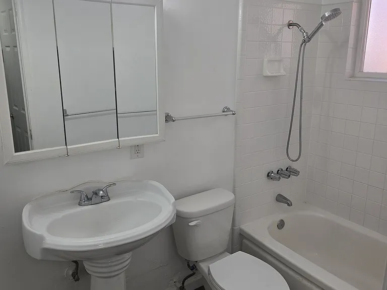 2405 F St #3 — Photo 7