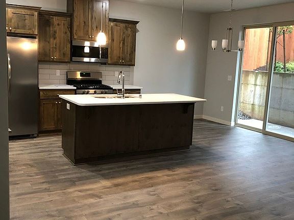 4th image of 3529 NE 61st St