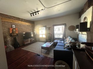 1297 Gerrard St E #A, Toronto, ON M4L 1Y8