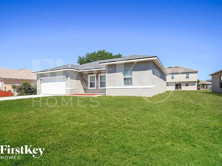 568 Hummingbird Ct — Photo 2
