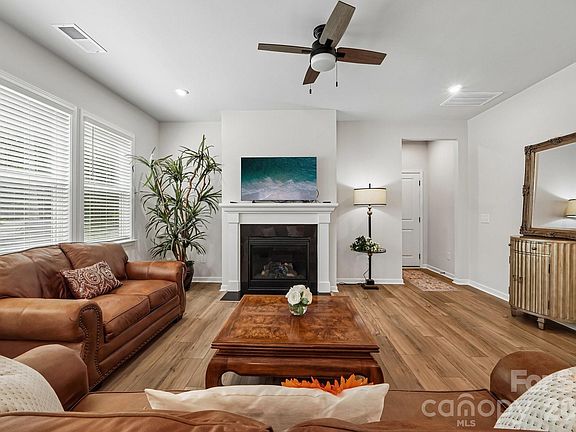5th image of 8137 Franklin Trail St