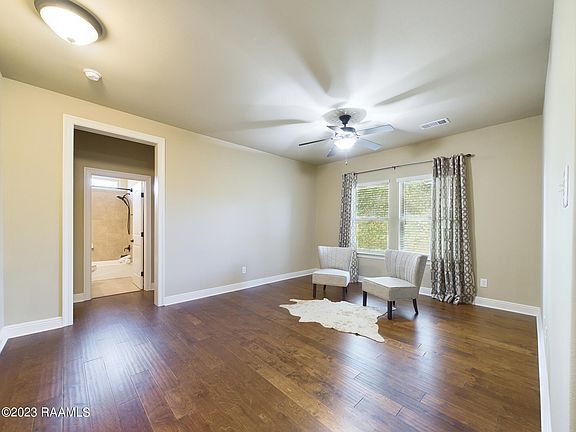 3rd image of 116 Stonehurst Dr
