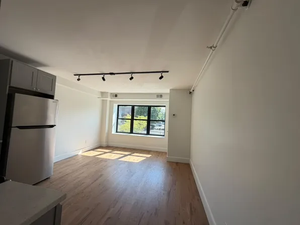 850 Westside Avenue image 1 of 7