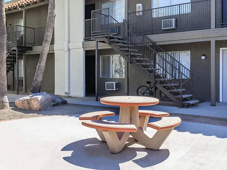 Westside Commons - Beautiful One and Two Bedroom Available NOW! - ONE MONTH FREE!! — Photo 4