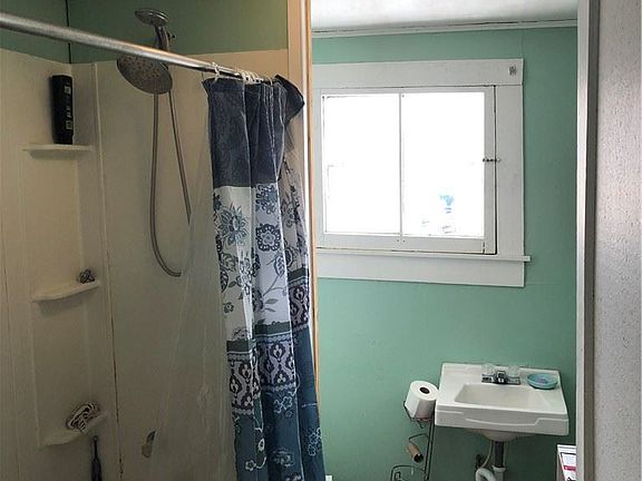 4th image of 398 Canisteo St