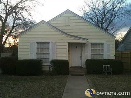 1st image of 2820 Townsend Dr