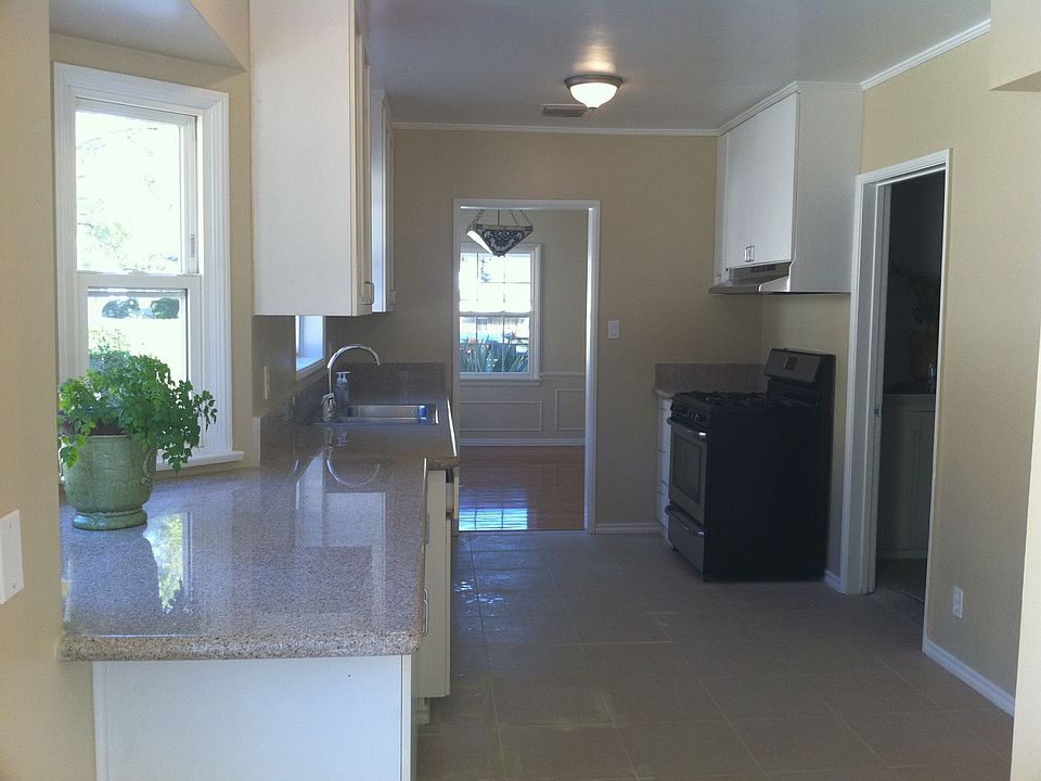 2nd image of 2821 Canada Blvd