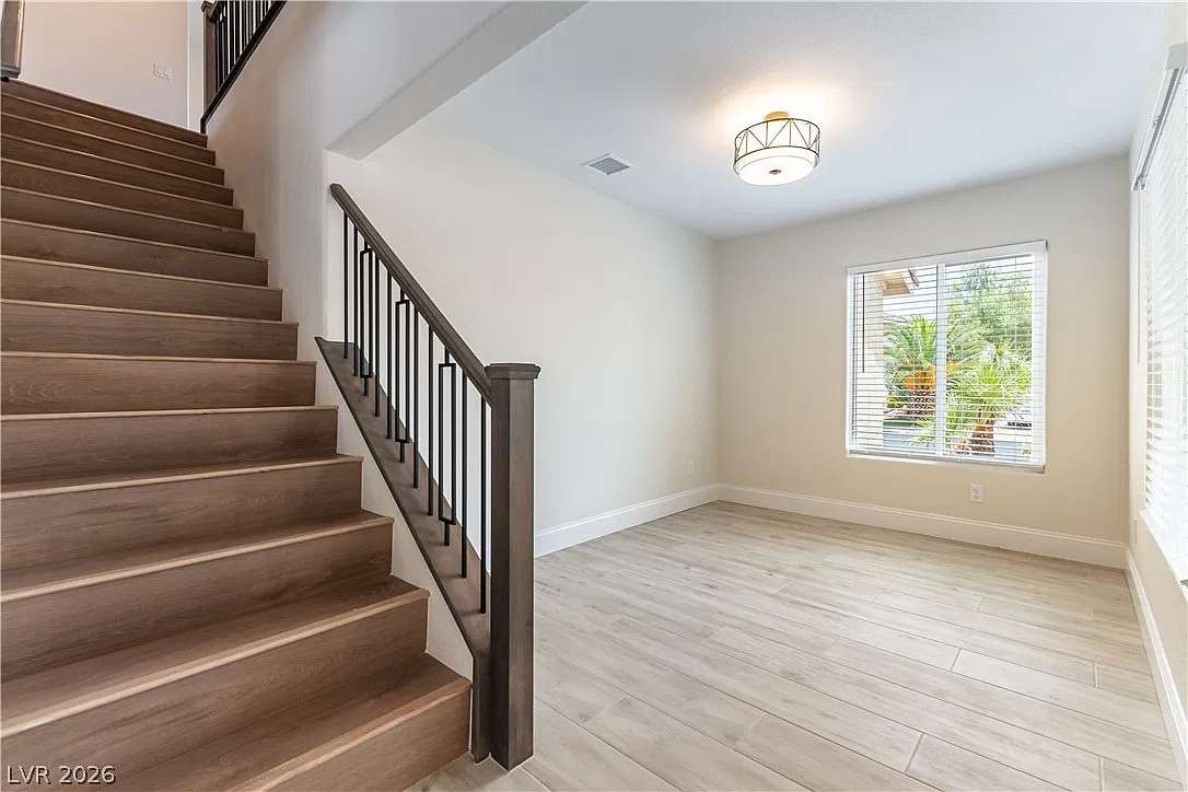 4 bed, 3.0 bath, 2605 sqft, $3,400 — Photo 4