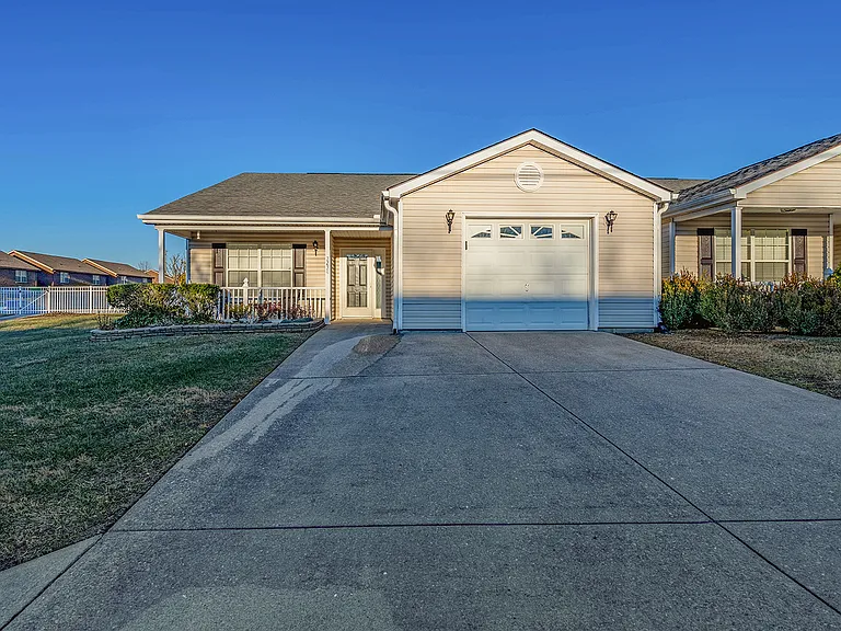 2234 Hickory Manor Way — Photo 3