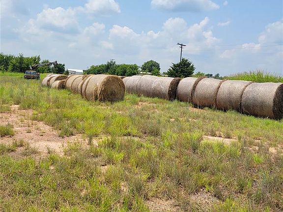 2nd image of 181884 Old Highway 81 Dr
