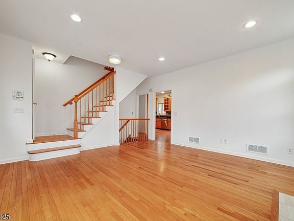 3rd image of 17 Grove St