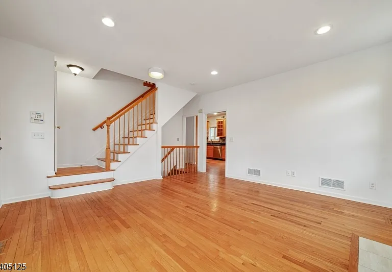 17 Grove St — Photo 3