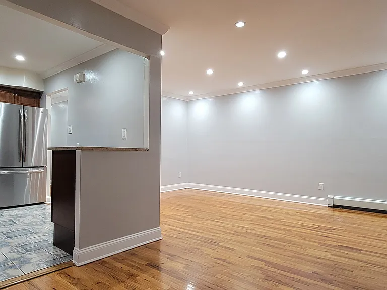 2076 E 55th St #3 — Photo 5