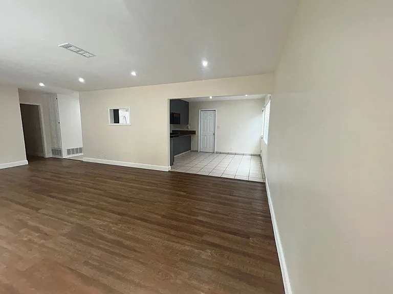 8842 Enloe Ave — Photo 6