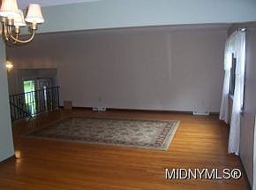 3rd image of 124 Knoll Wood Cir #Ns