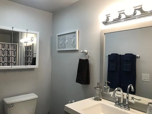 Fully Furnished one bedroom (Bathroom)