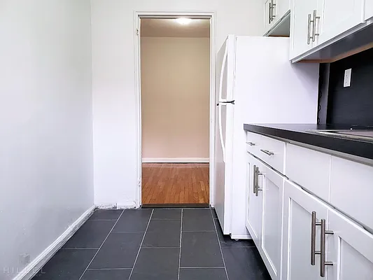 Rented by Hillel Realty Group | media 4