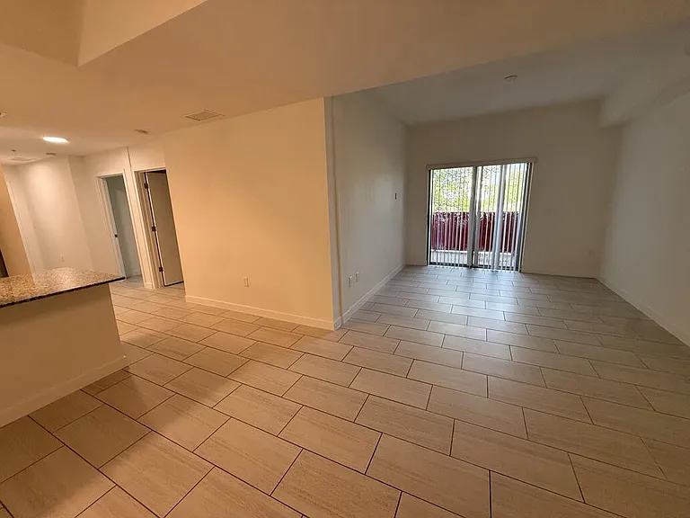 Superior Manor II — Photo 14