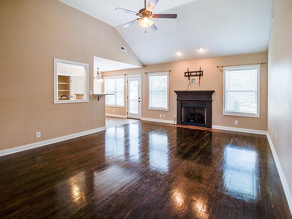 3rd image of 1508 Hattie Ln
