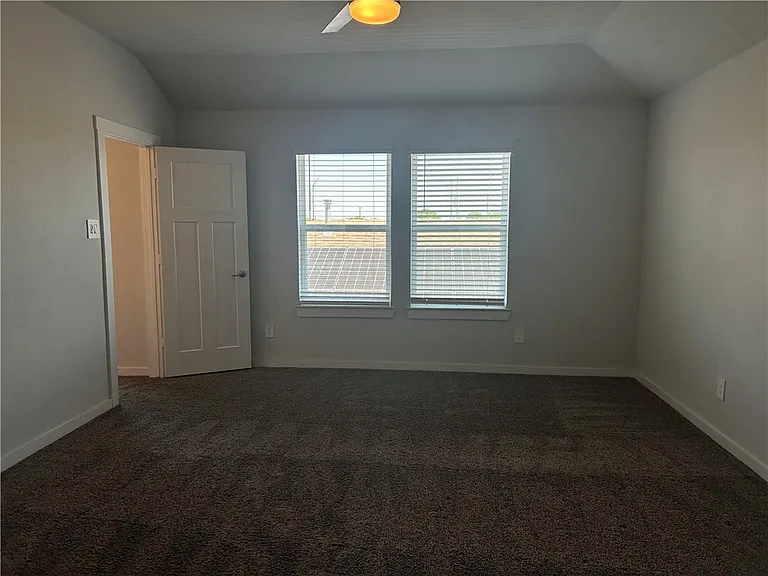 1218 Amistad Loop — Photo 9
