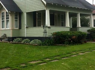 306 W 2nd St, Hedrick, IA 52563