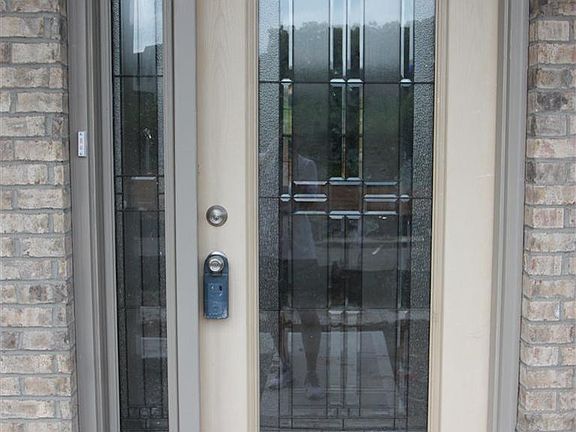 2nd image of 437 Manitoba Ln