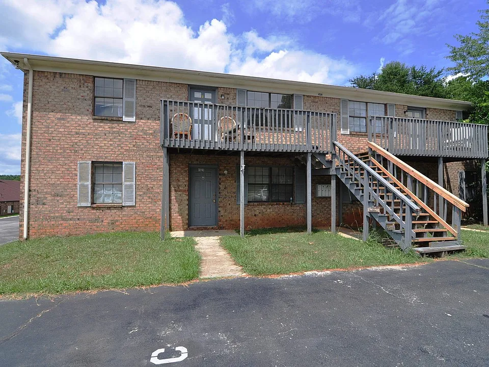 4524 Bonnell Dr NW
