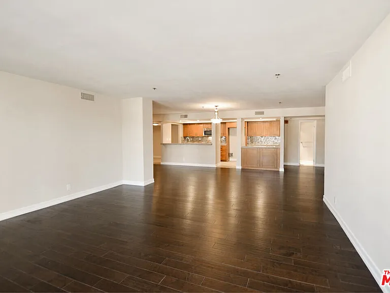 10660 Wilshire Blvd #705 — Photo 3