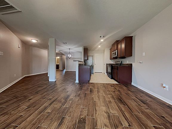 5th image of 11601 Greenshire Dr