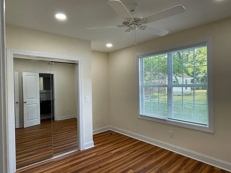 604 Avery St — Photo 24