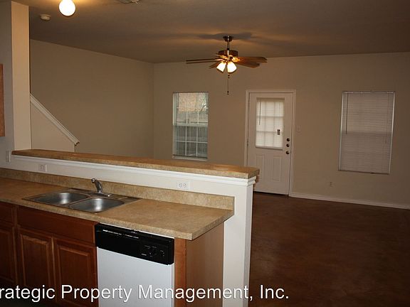 4th image of 7815 Kingsbury Wood Unit 3
