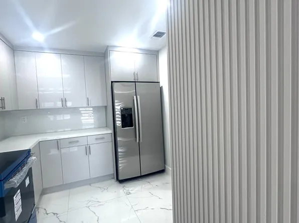 8851 NW 119th St, Hialeah Gardens, FL