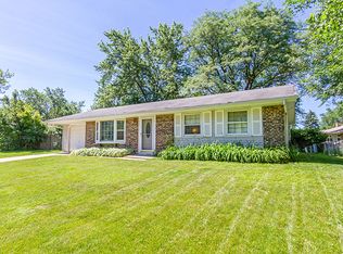 1723 Hartmann Dr, Schaumburg, IL 60193