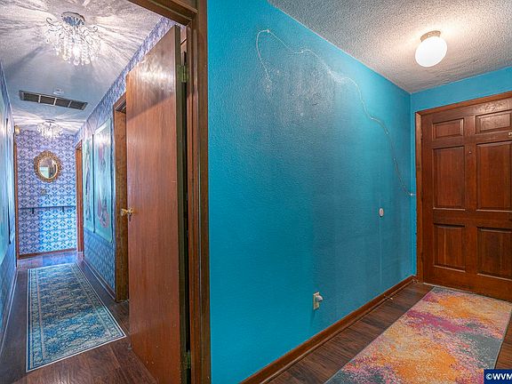 3rd image of 784 Dalke St E