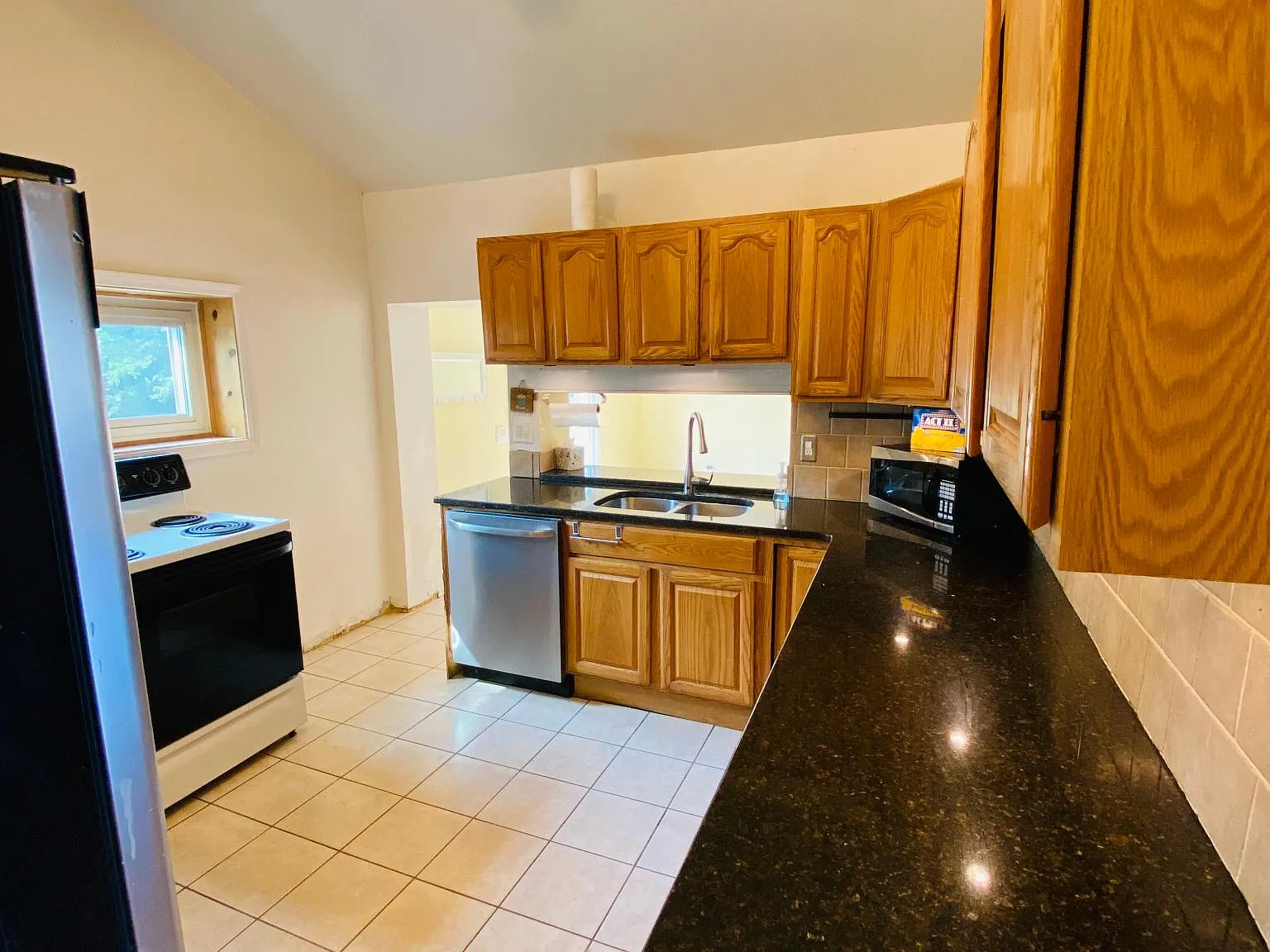 2070 McGregor Rd — Photo 3