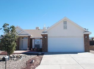 10 Juniper Pl, Los Lunas, NM 87031