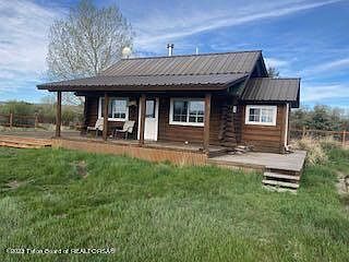 3rd image of 27 Remembrance Ln