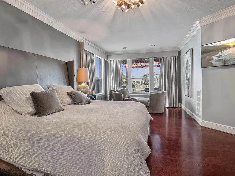 18918 Villa Bergamo Ln — Photo 19