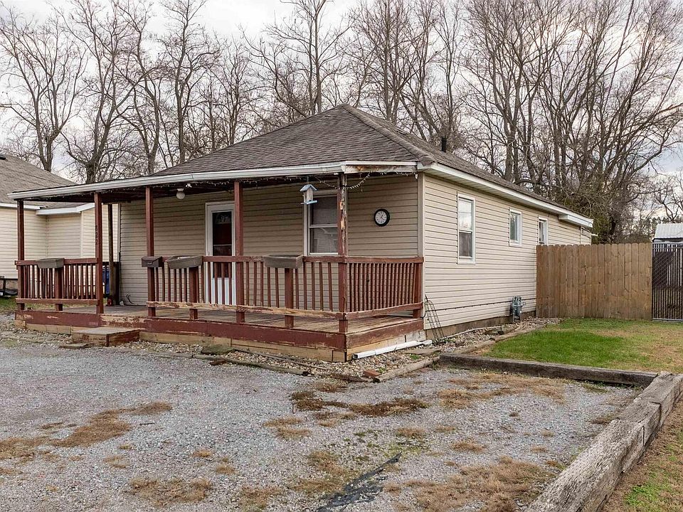 1st image of 822 W Lindell St