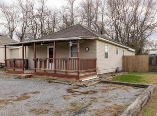 822 W Lindell St, West Frankfort, IL 62896