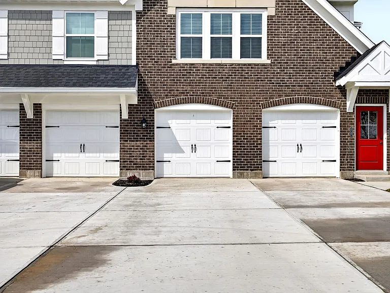 2703 Golden Leaf Dr #2703 — Photo 3