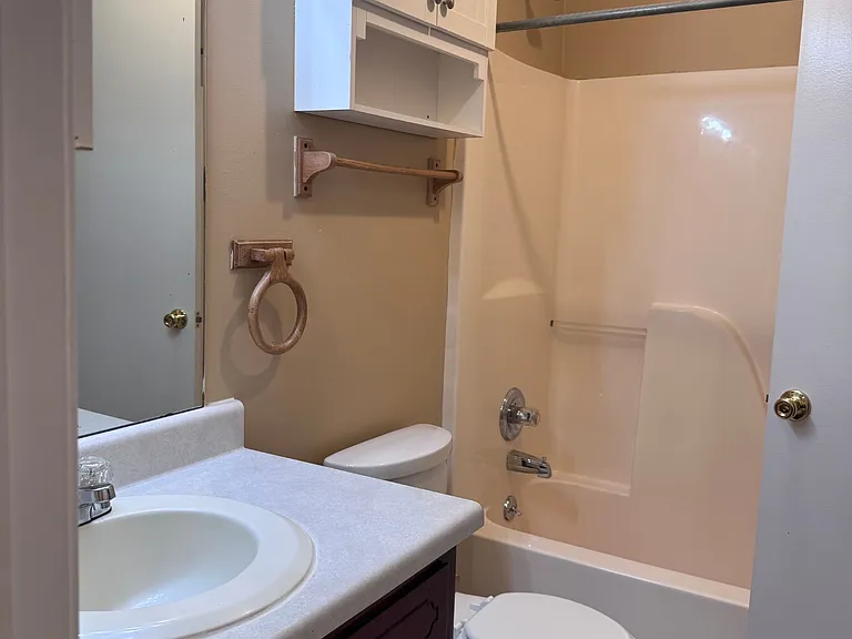 357 Erie Dr — Photo 10