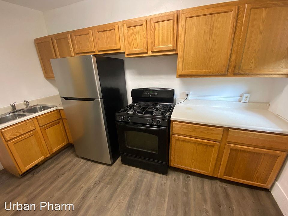 1st image of 133 1/2 Diamond Ave SE