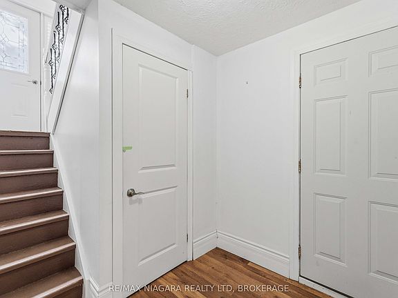 5th image of 60 Brant Ave