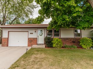 6133 S Elaine Ave, Cudahy, WI 53110