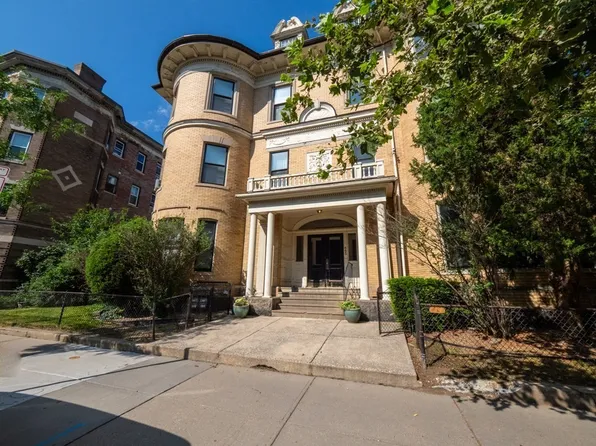 465 Washington St APT 5, Brookline, MA 02446